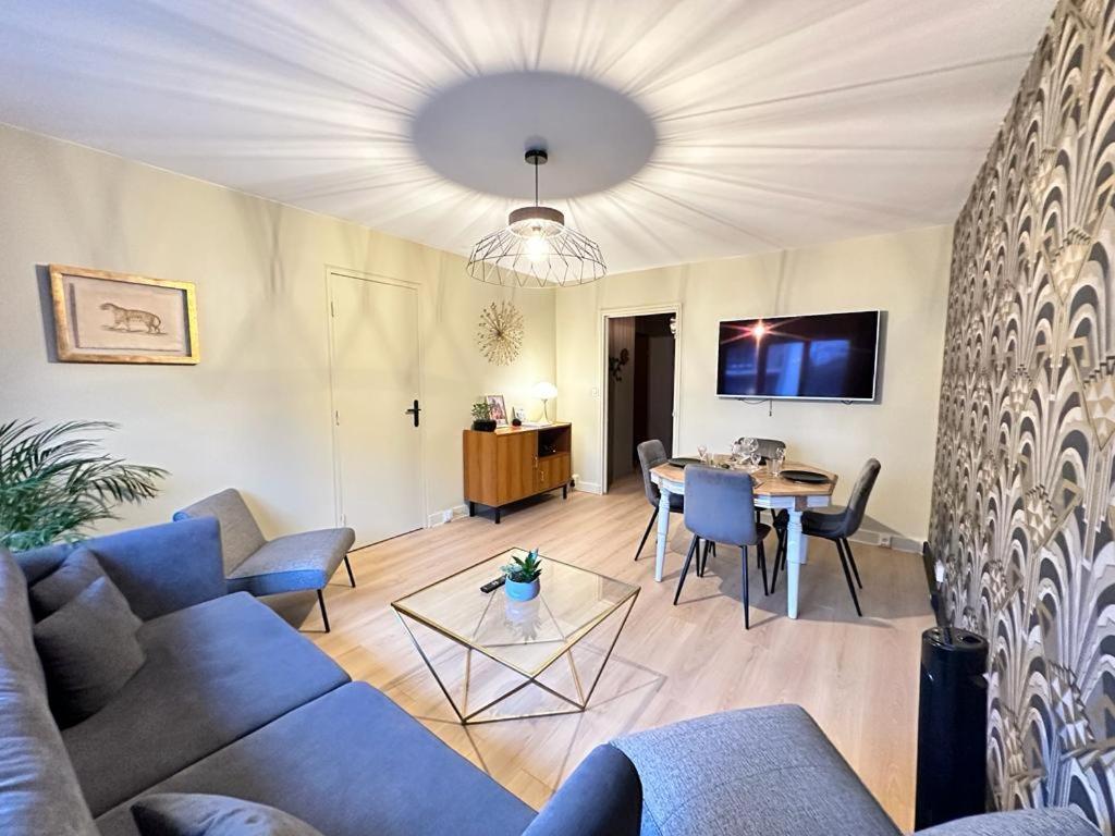 Appartement Flechambault Face A La Basilique Avec Terrasse Reims